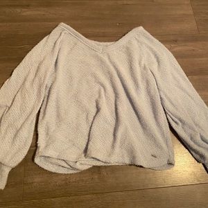 L Hollister sweater
